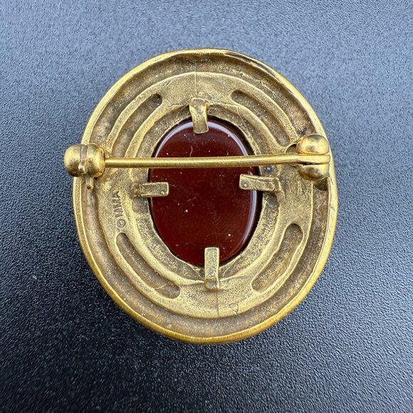 Vintage MMA Gold-Tone Brooch With Carnelian & Simulated Pearls Oval Design - Picture 2 of 4